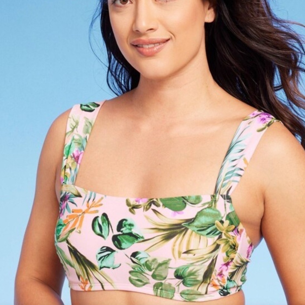 BNWT Hawiian Floral Pink Bikini Top Sz Large